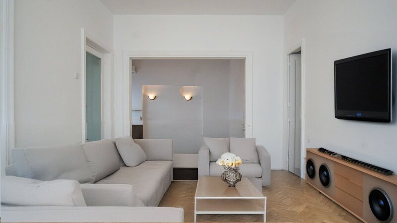Calea Victoriei Apartament neoclasic in inima Bucurestiului   o poveste de arhitectura si eleganta